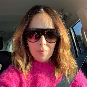 Meet your Posher, Adrienne